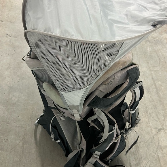 Osprey Gray and Black Men's Backpack - Picture 6 of 15